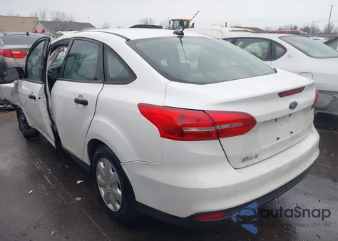 2018 Ford Focus S from USA, damaged, VIN 1FADP3E21JL276430